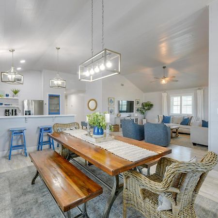 Trendy Port Aransas Home With Private Pool And Deck! Ngoại thất bức ảnh