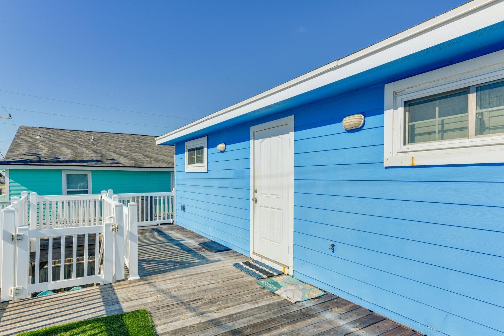 Trendy Port Aransas Home With Private Pool And Deck! Ngoại thất bức ảnh