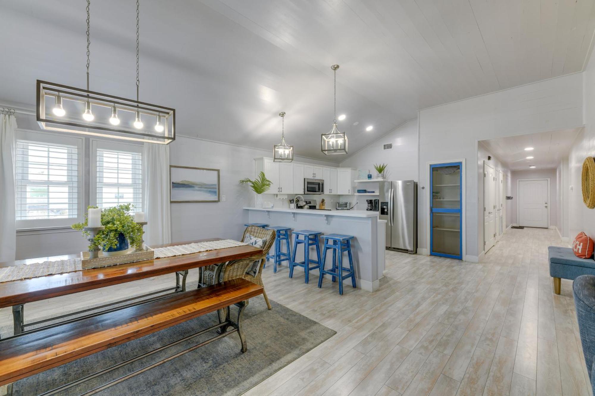 Trendy Port Aransas Home With Private Pool And Deck! Ngoại thất bức ảnh