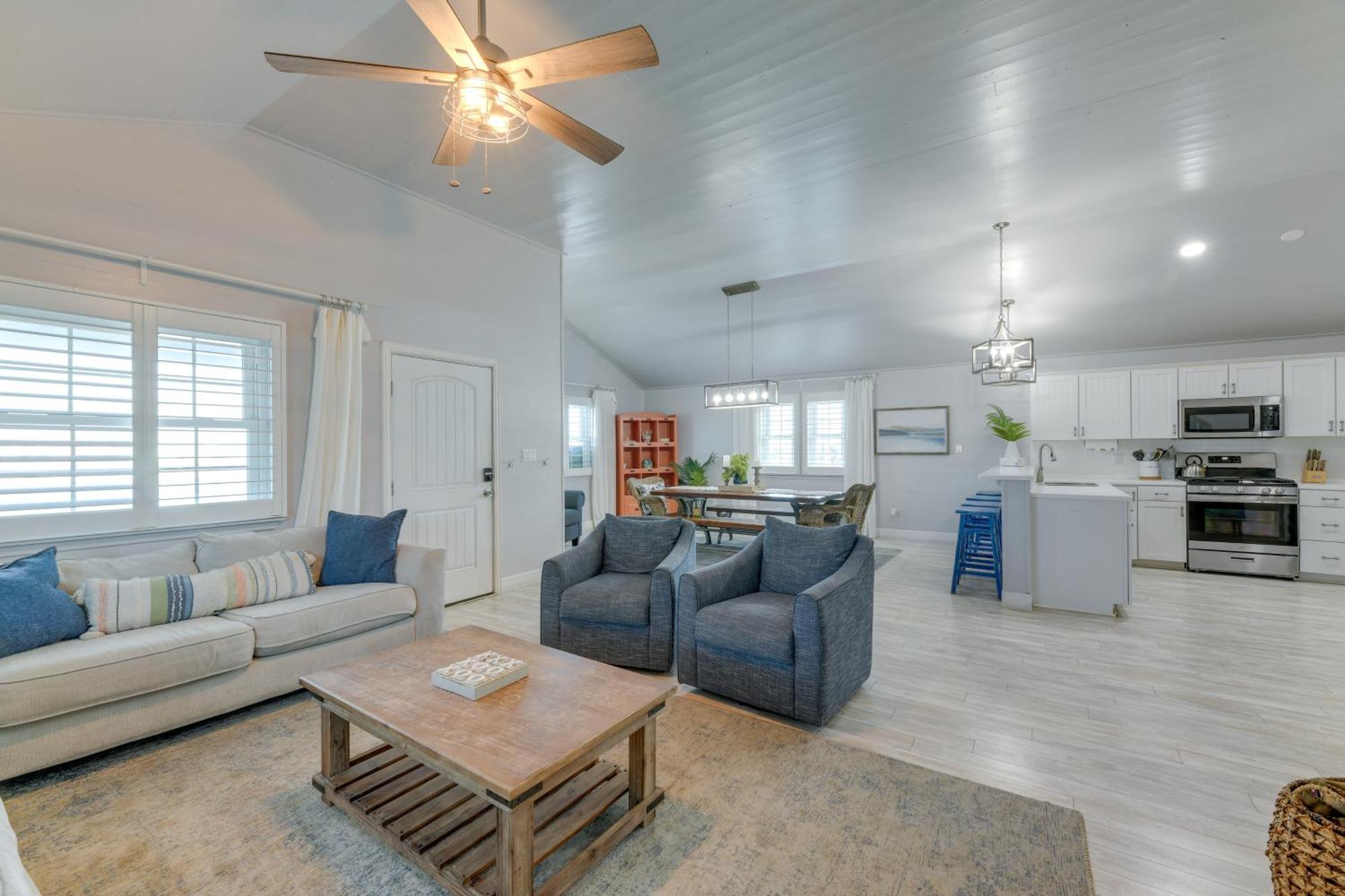 Trendy Port Aransas Home With Private Pool And Deck! Ngoại thất bức ảnh
